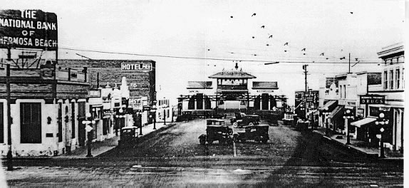 Hermosa Beach Pier / Pier Avenue Plaza: Circa 1920s