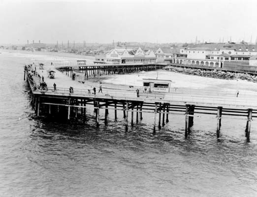 Redondo Beach Pier: 1937